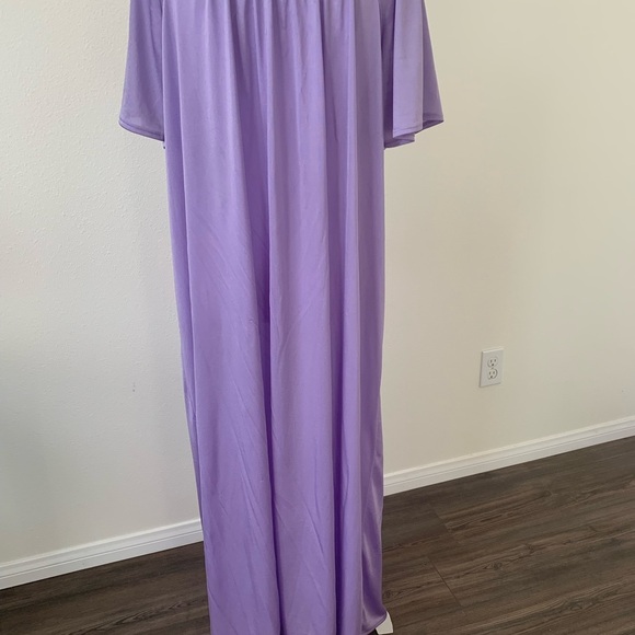 Night Gown - Picture 4 of 9